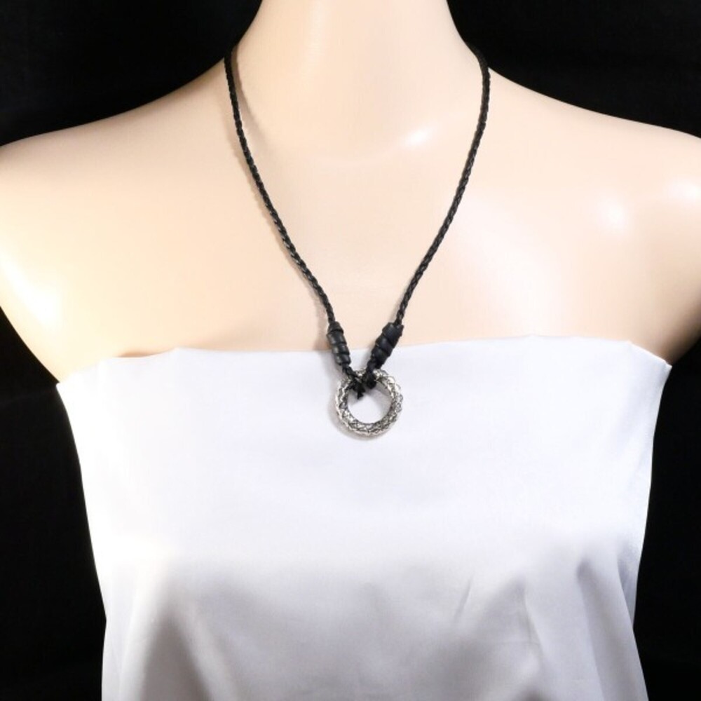 Bottega Veneta Intrecciato Circle Silver Leather Necklace Total weight approx... - Picture 3 of 9
